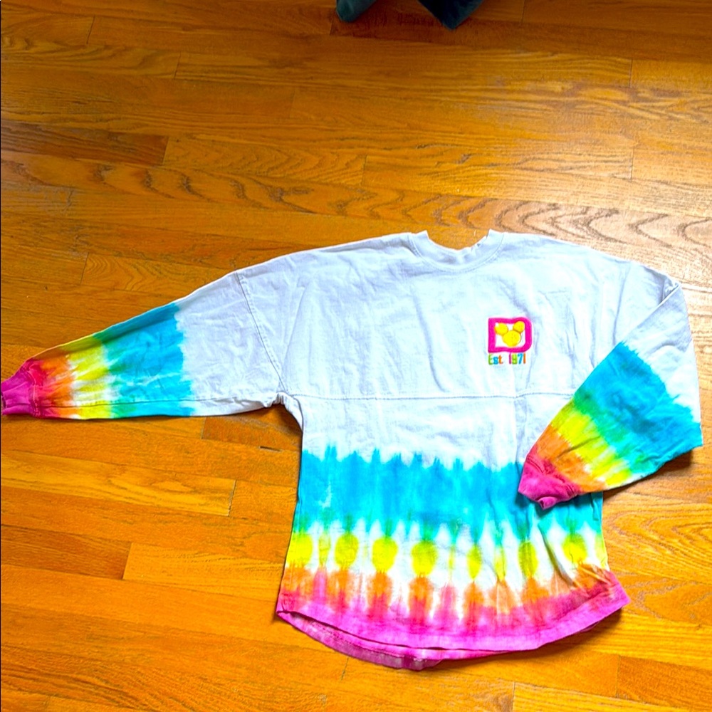 Official Walt Disney World, tie-dye spirit jersey with cute lemon Mickey❤️❤️❤️❤️